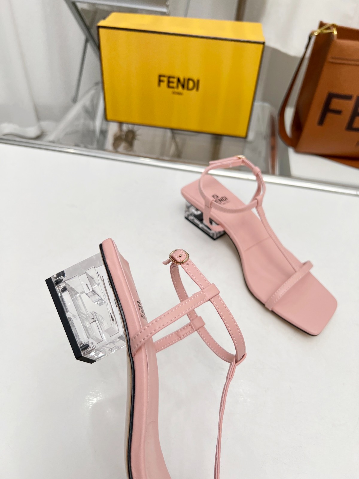 037 26123095 SIZE 35-42