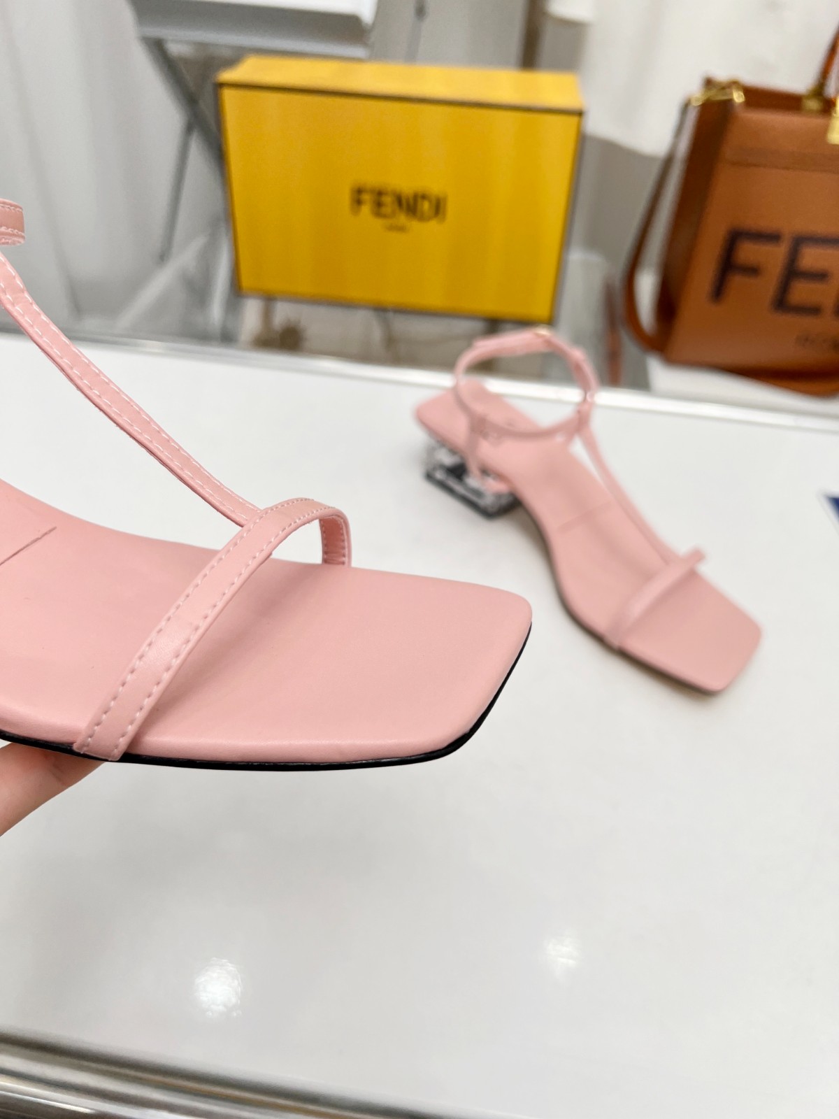 037 26123095 SIZE 35-42