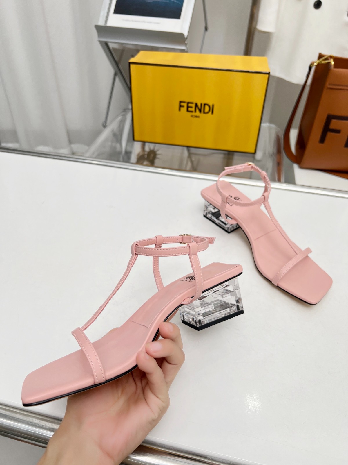 037 26123095 SIZE 35-42
