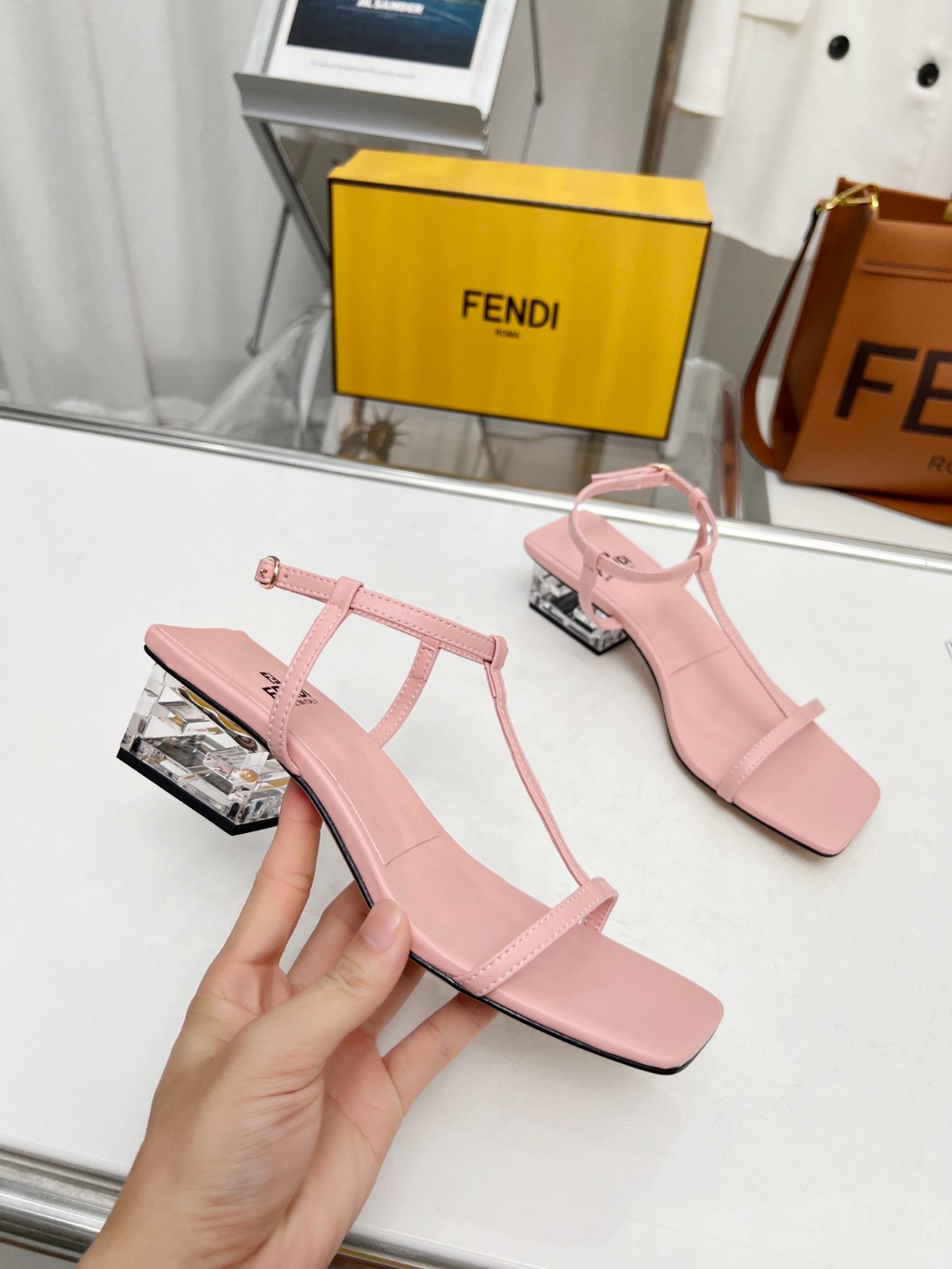 037 26123095 SIZE 35-42