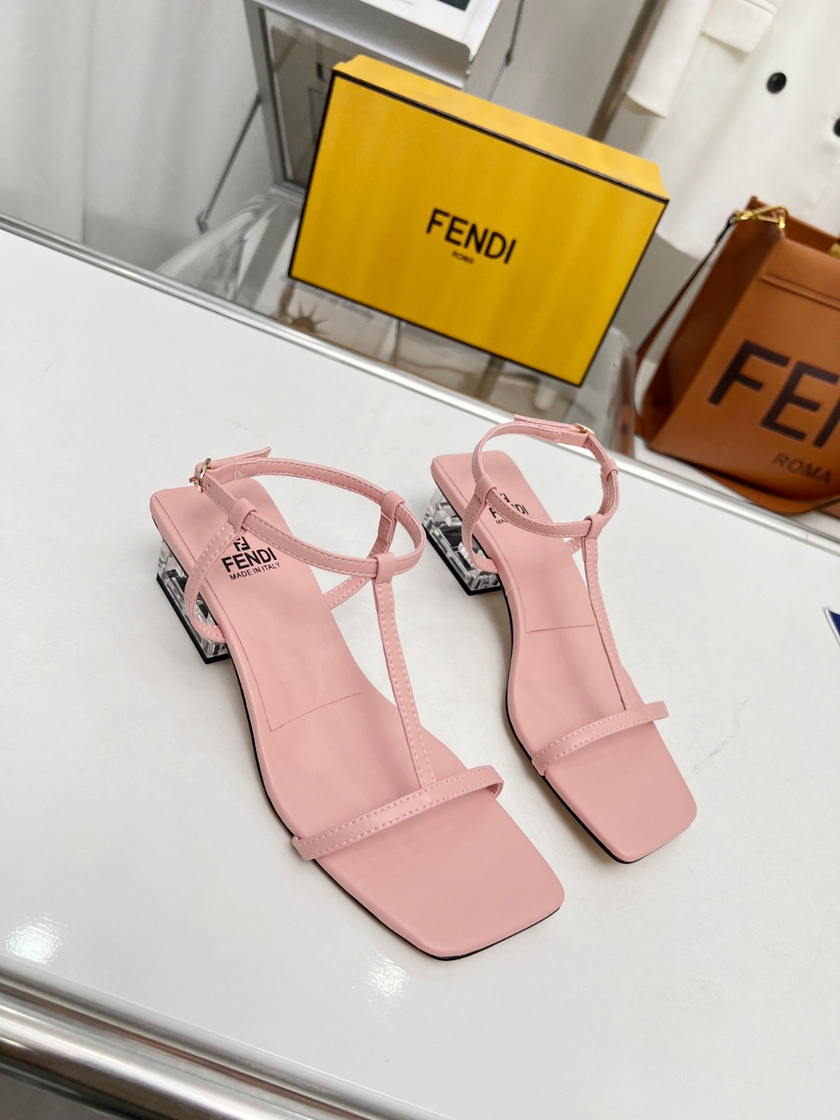 037 26123095 SIZE 35-42