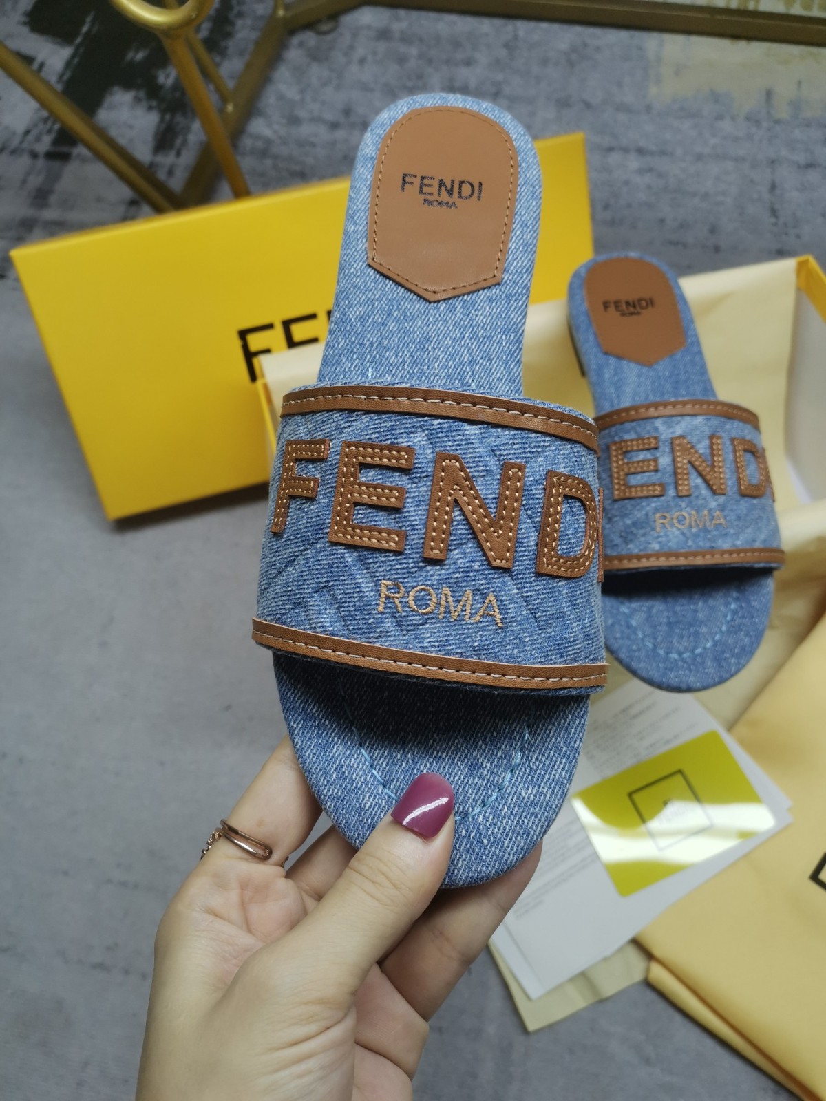 004 22123086 SIZE 35-42