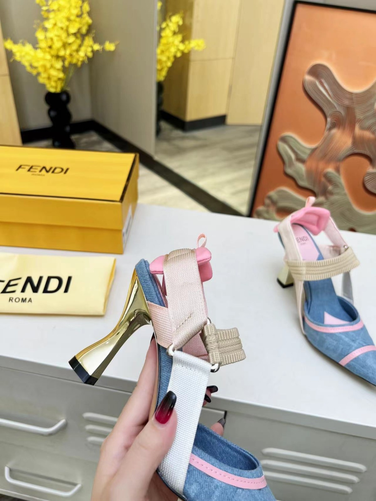 095 22123086 SIZE 35-42