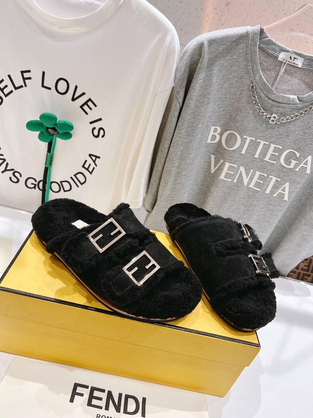 070 32123109 SIZE 35-41