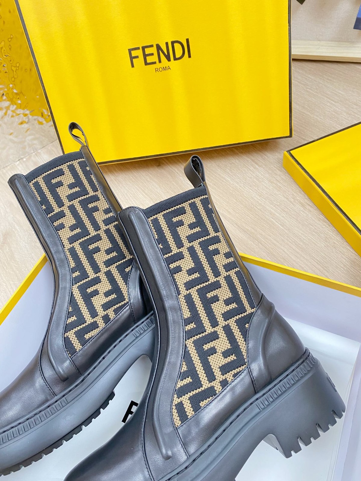 043 38123123 SIZE 35-41