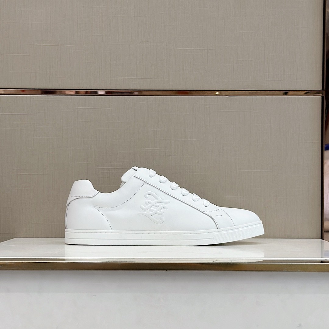 020 36123118 SIZE 38-45