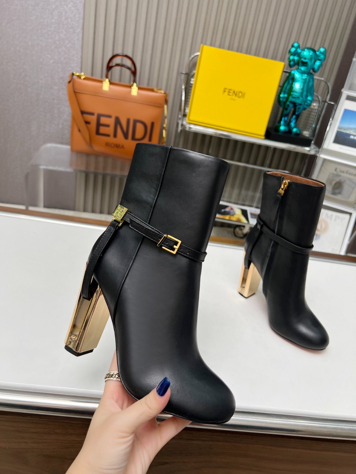 015 38123123 SIZE 35-43