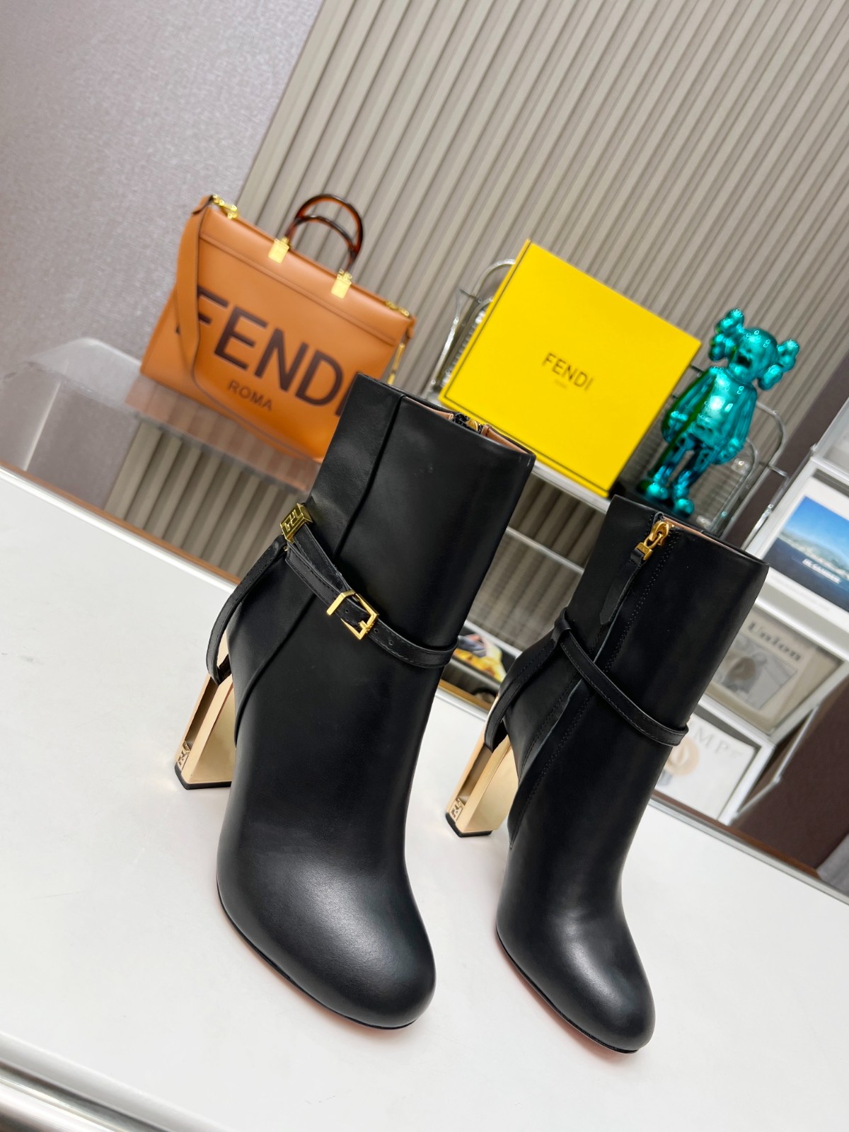 015 38123123 SIZE 35-43