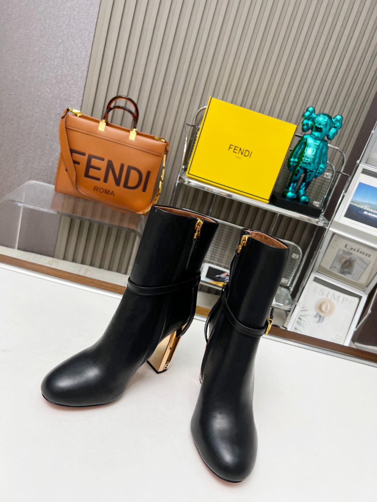 015 38123123 SIZE 35-43