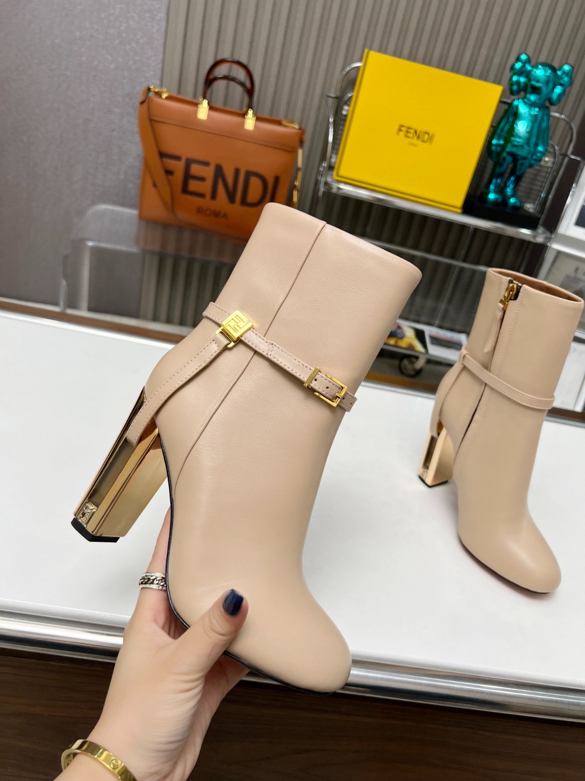 013 38123123 SIZE 35-43