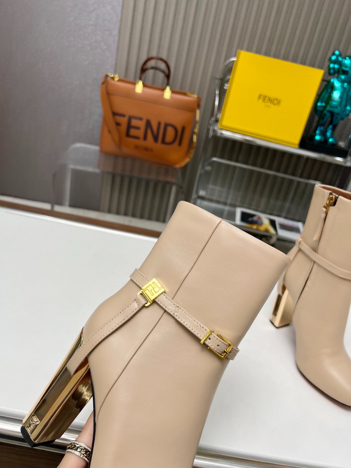 013 38123123 SIZE 35-43