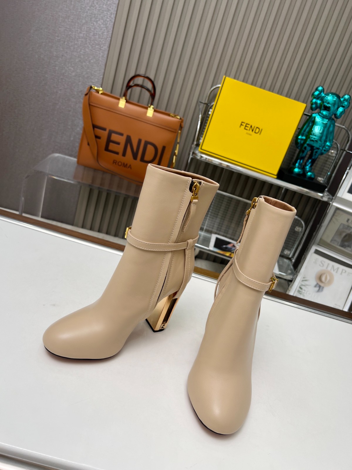 013 38123123 SIZE 35-43