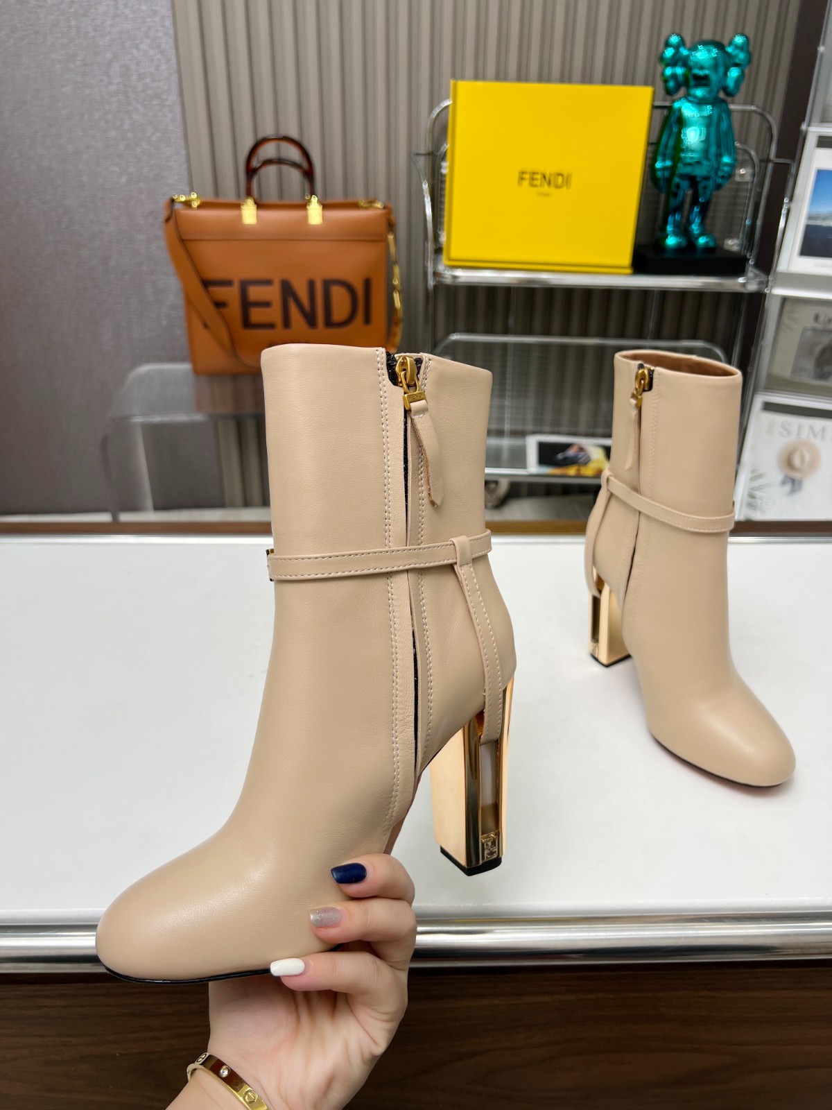 013 38123123 SIZE 35-43
