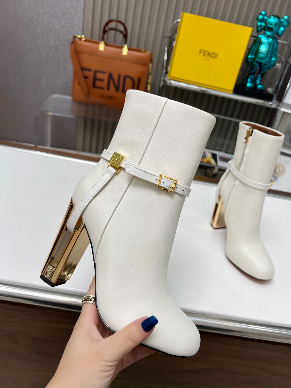 012 38123123 SIZE 35-43