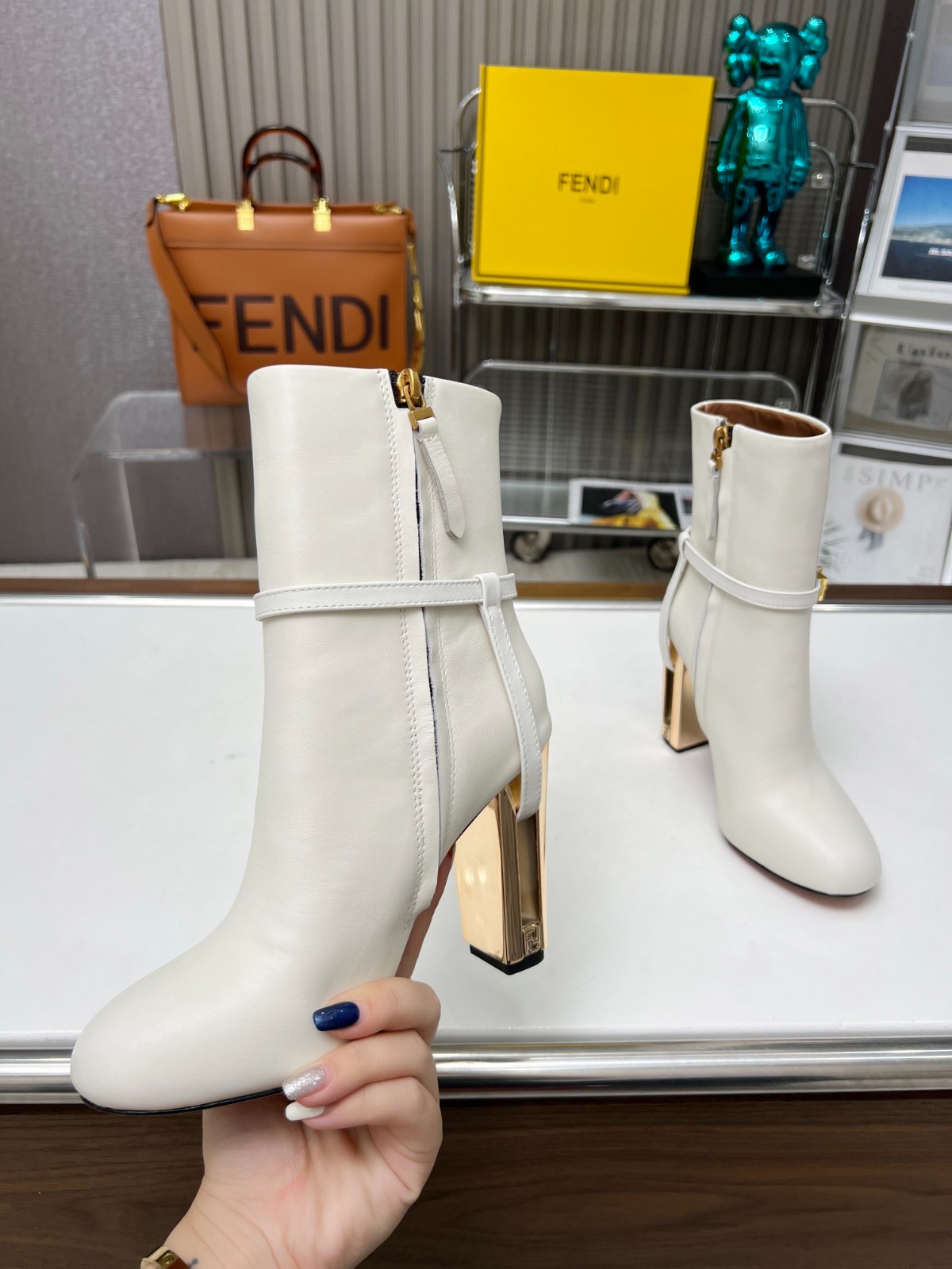 012 38123123 SIZE 35-43