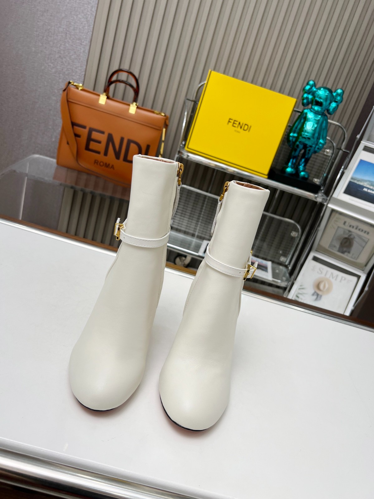 012 38123123 SIZE 35-43