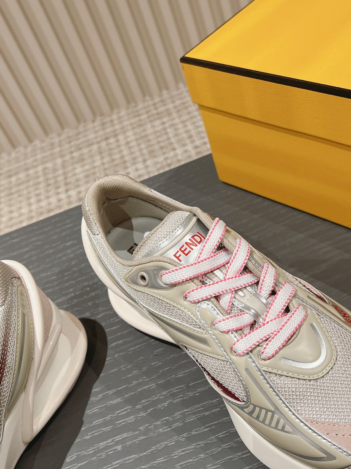 073 39123125 SIZE 35-40