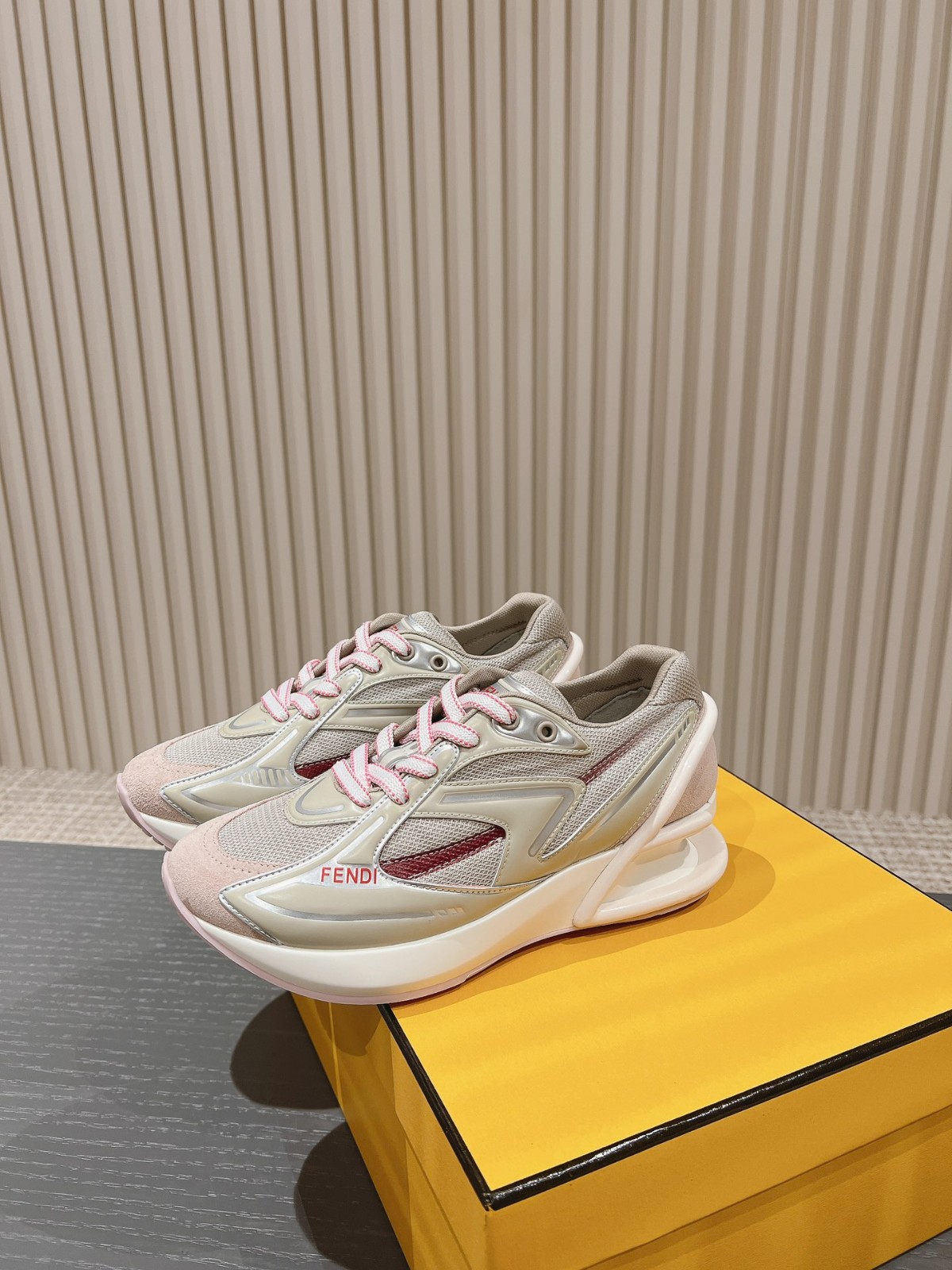 073 39123125 SIZE 35-40