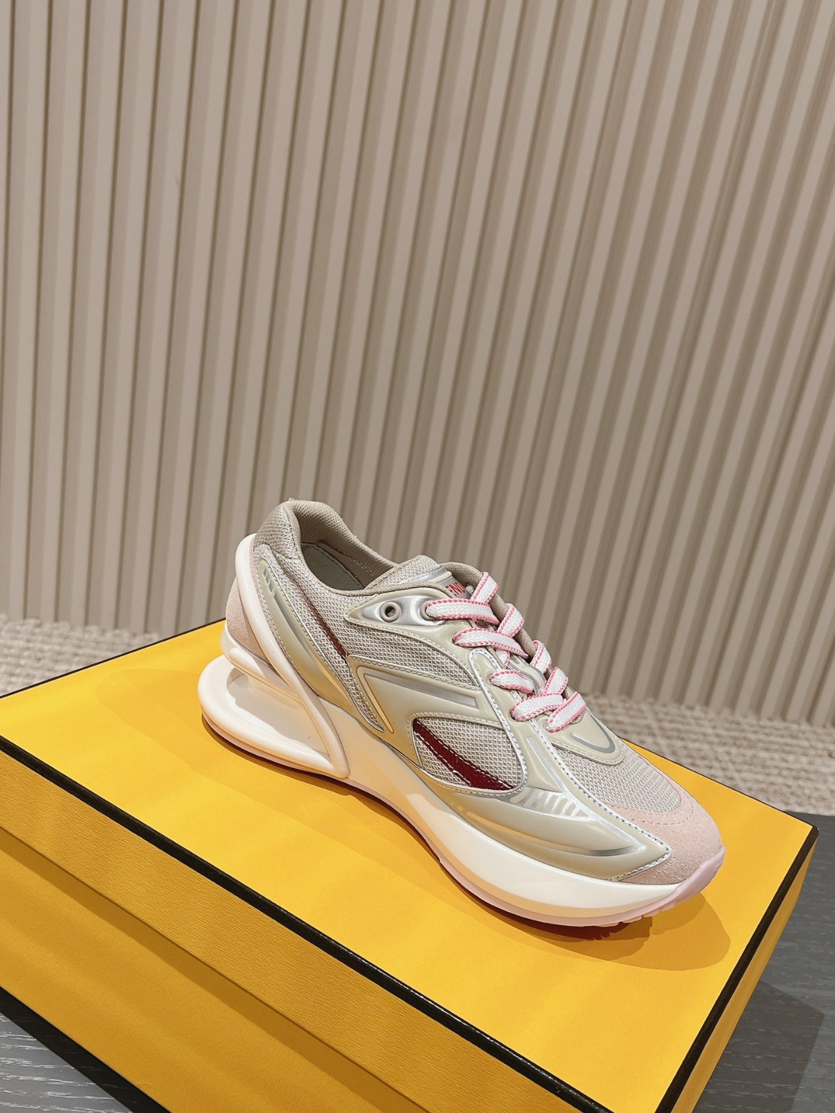 073 39123125 SIZE 35-40