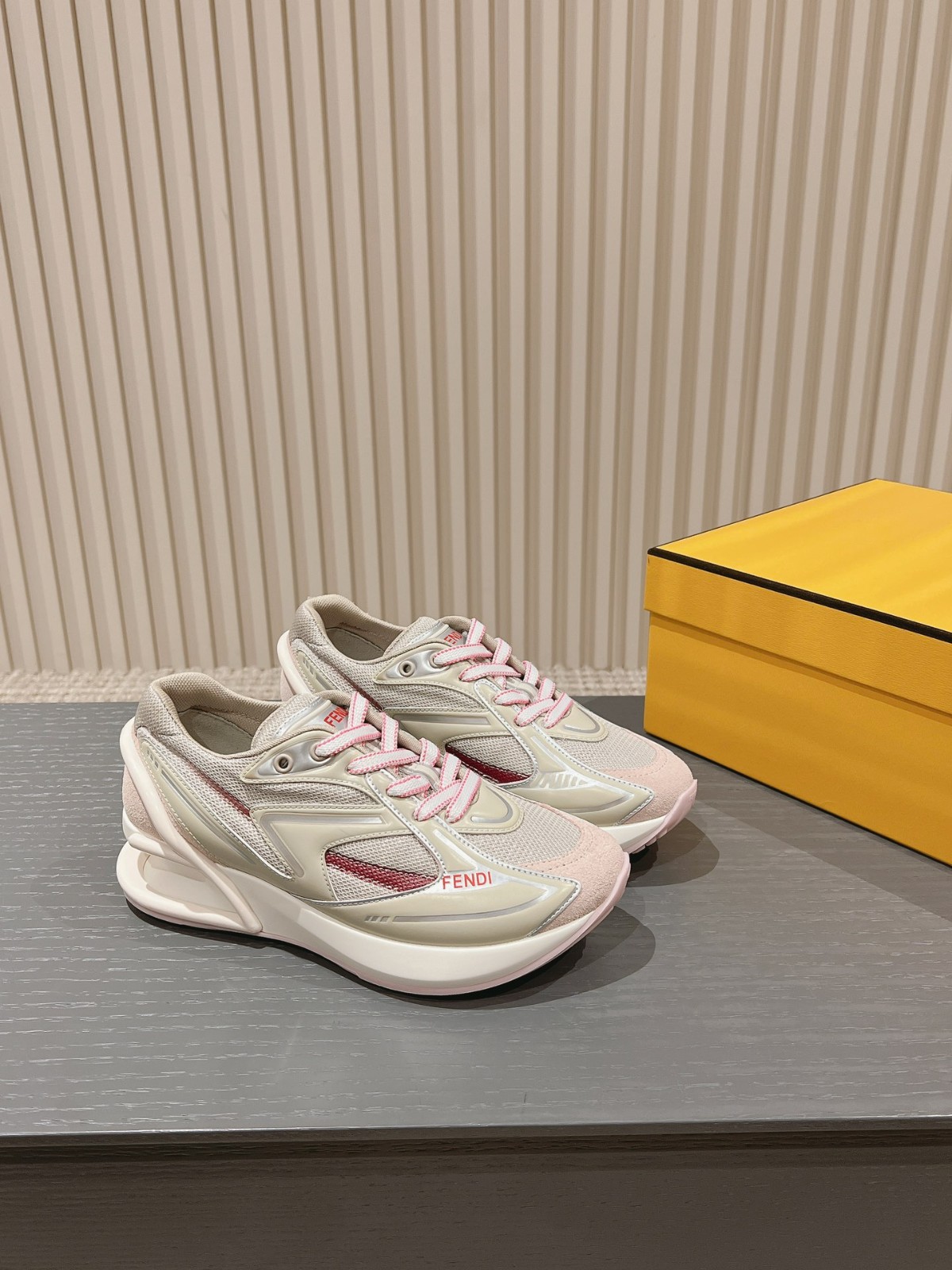 073 39123125 SIZE 35-40