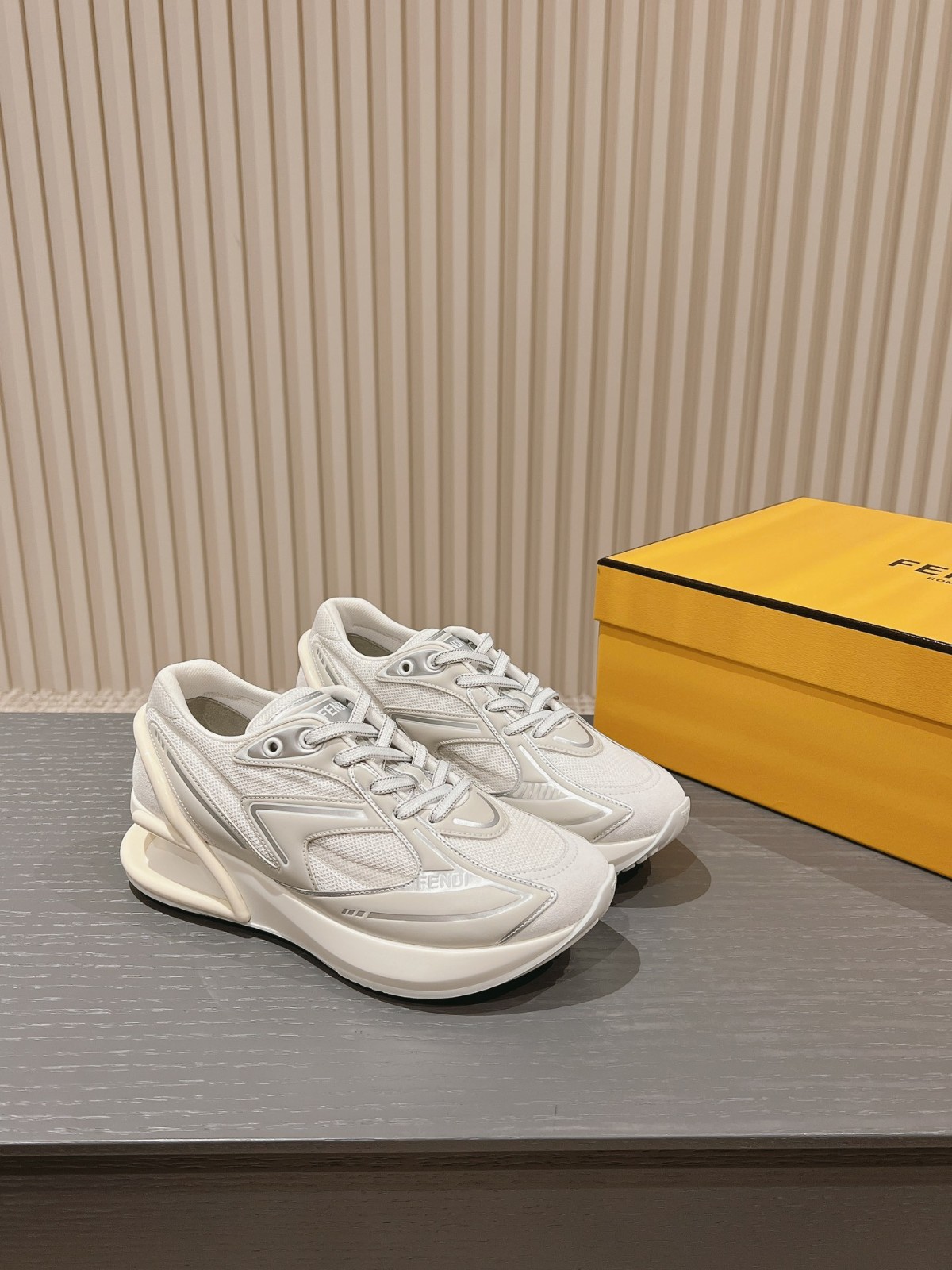 072 39123125 SIZE 35-40