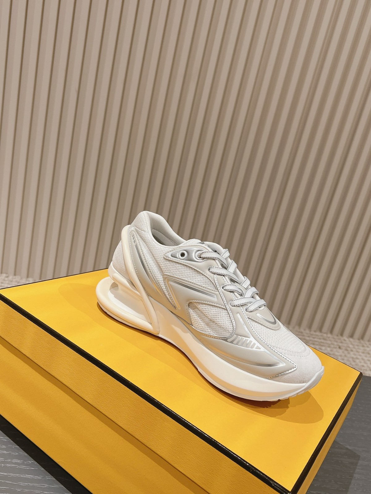 072 39123125 SIZE 35-40