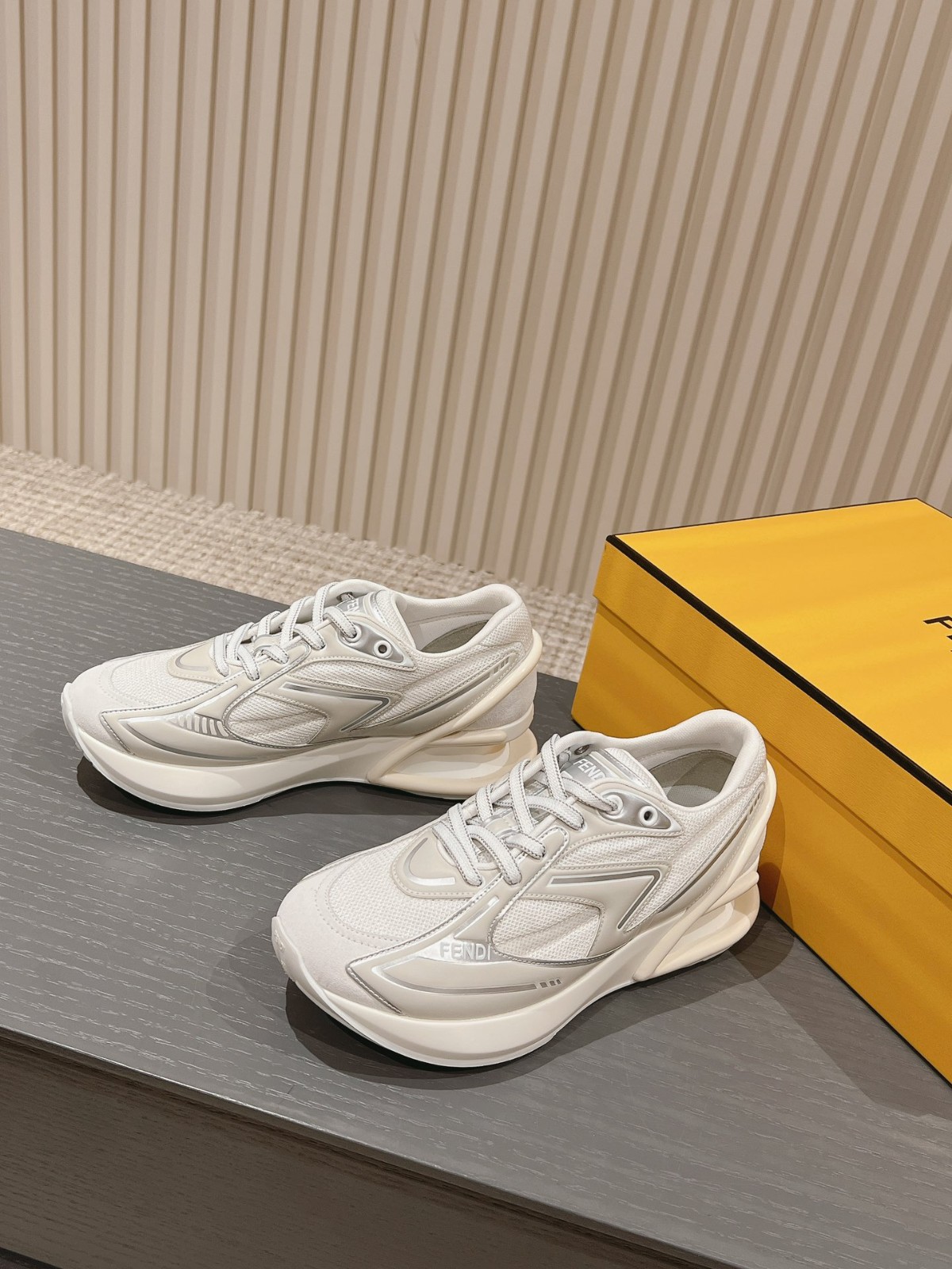 072 39123125 SIZE 35-40