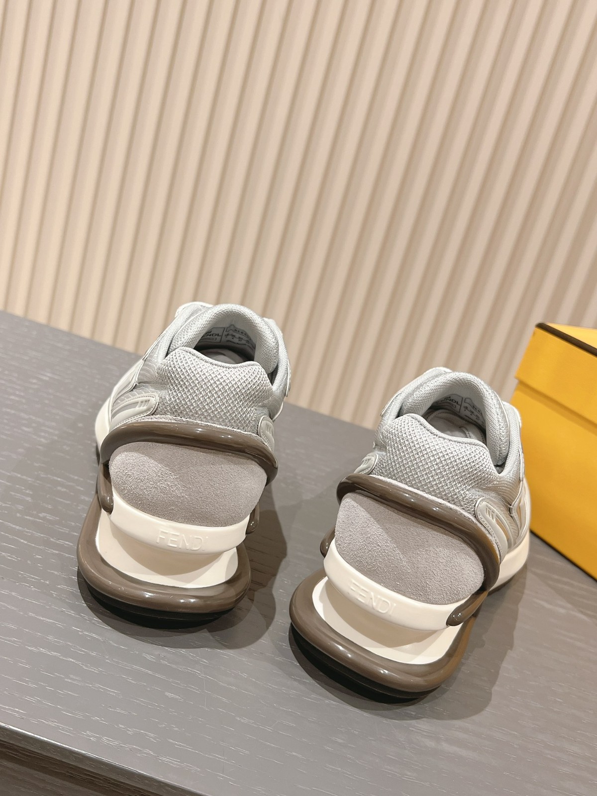 071 39123125 SIZE 35-40
