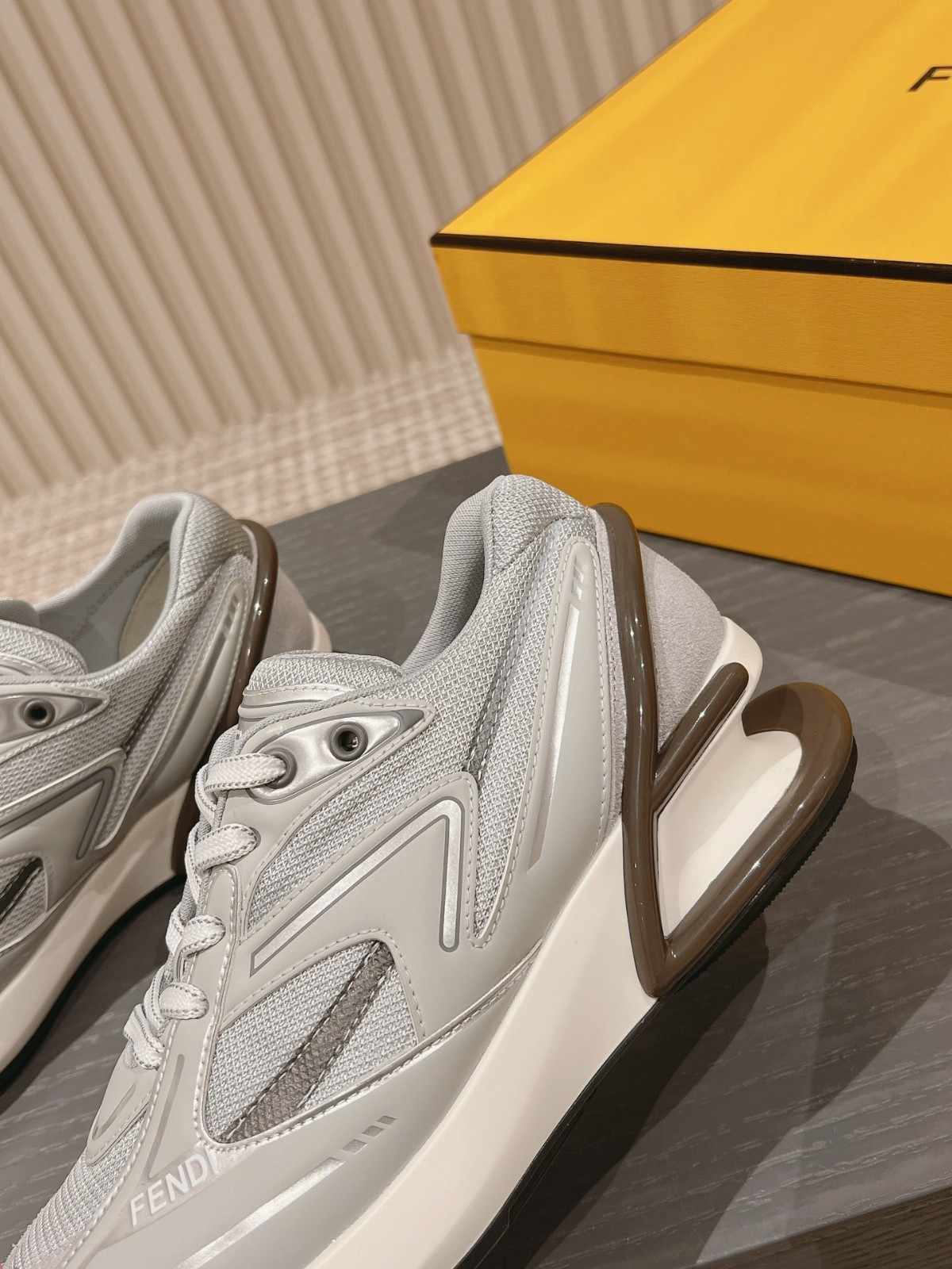 071 39123125 SIZE 35-40