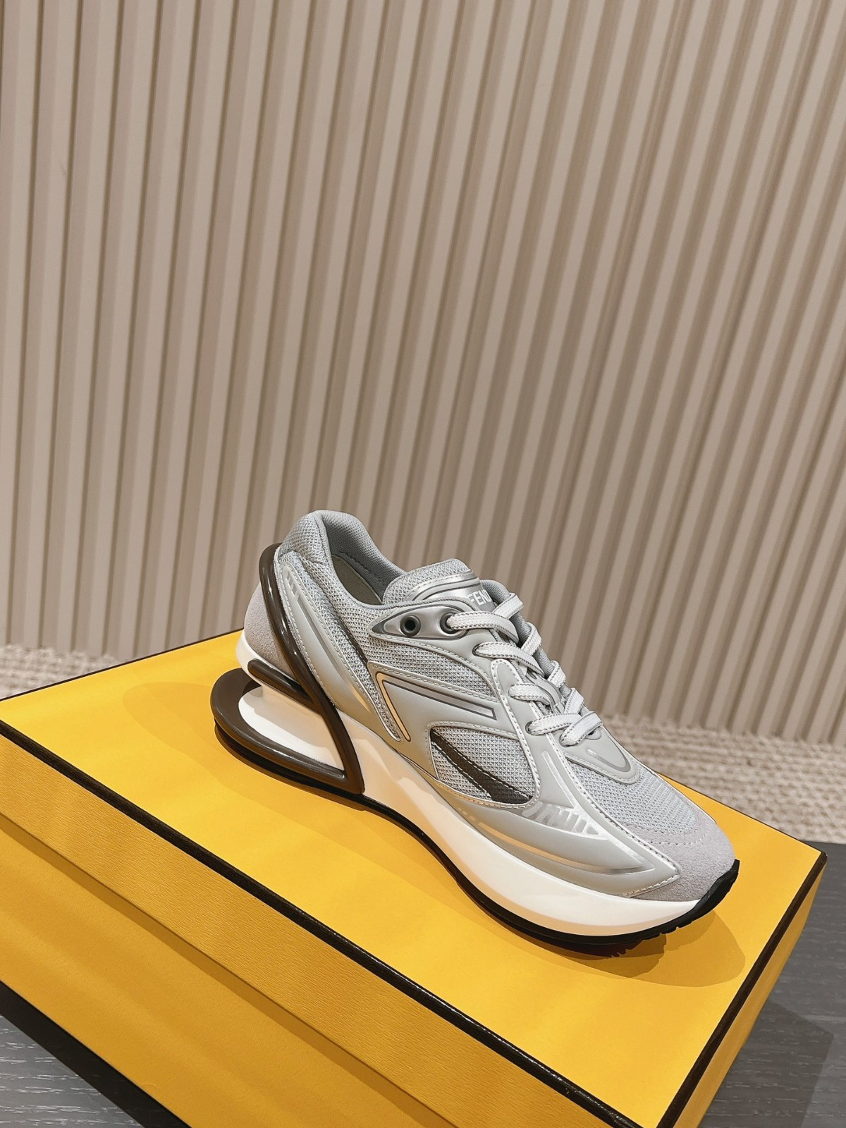 071 39123125 SIZE 35-40