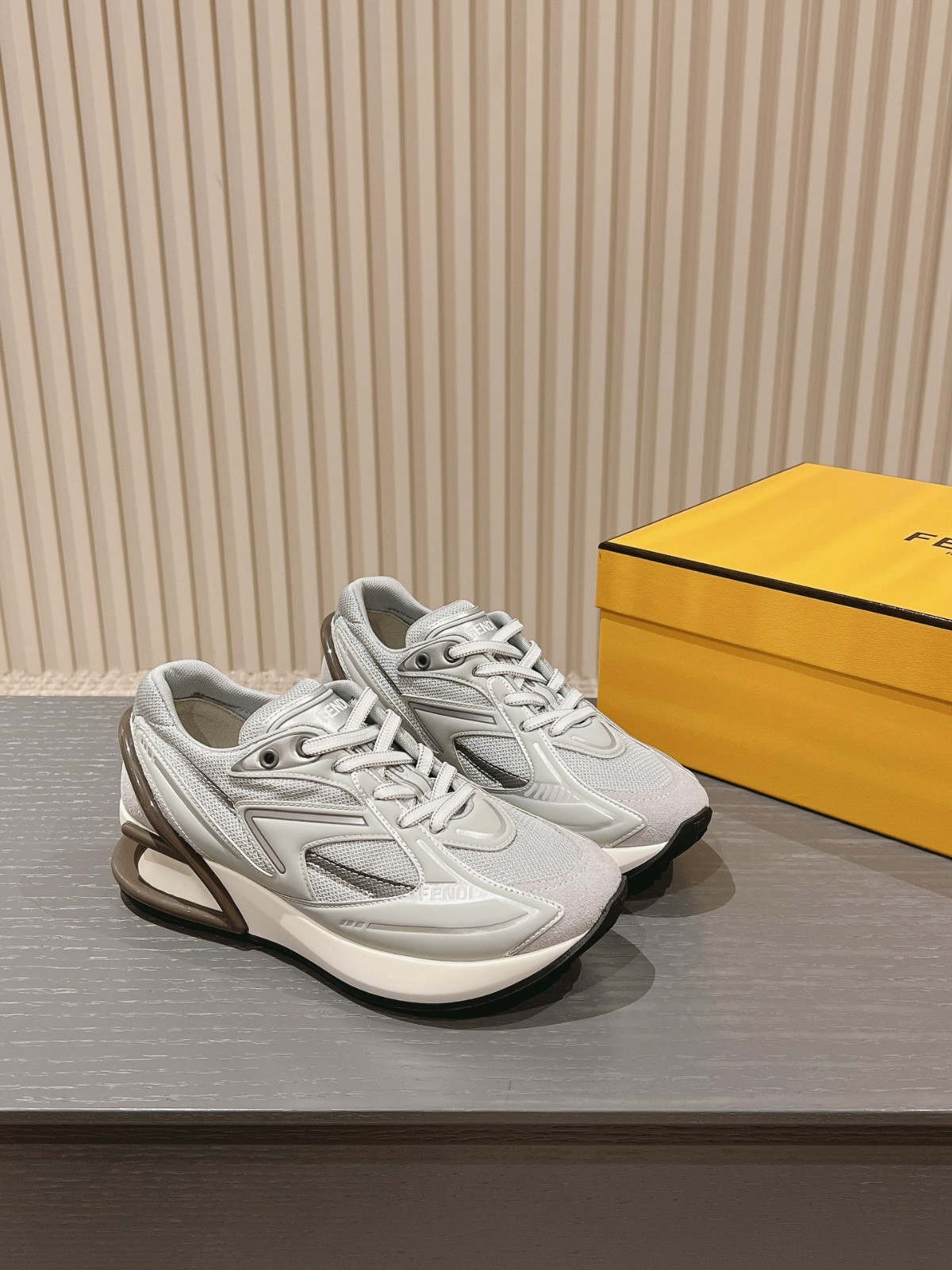 071 39123125 SIZE 35-40