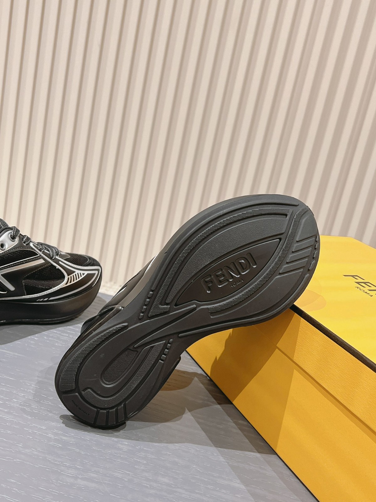 070 39123125 SIZE 35-40