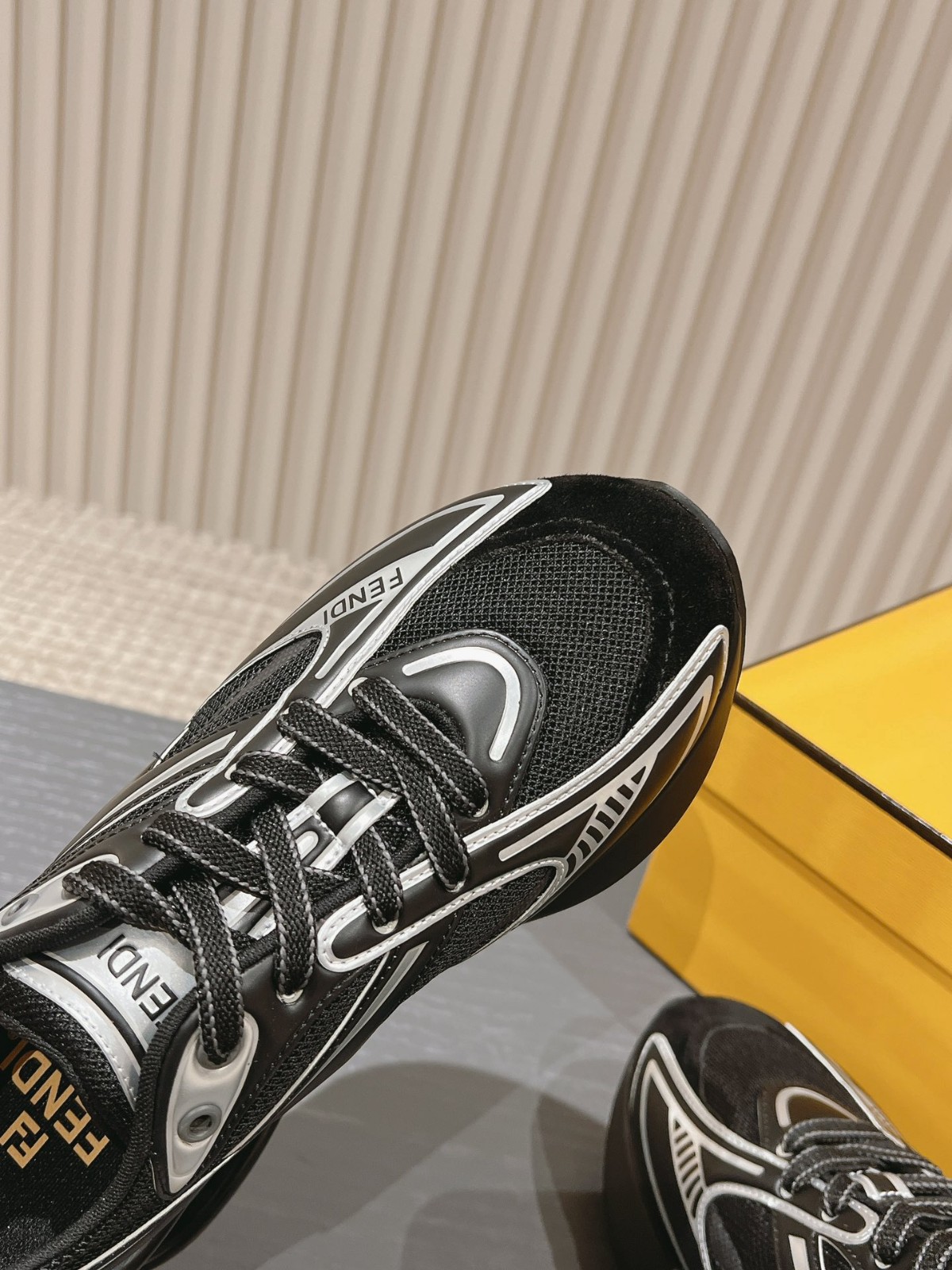 070 39123125 SIZE 35-40