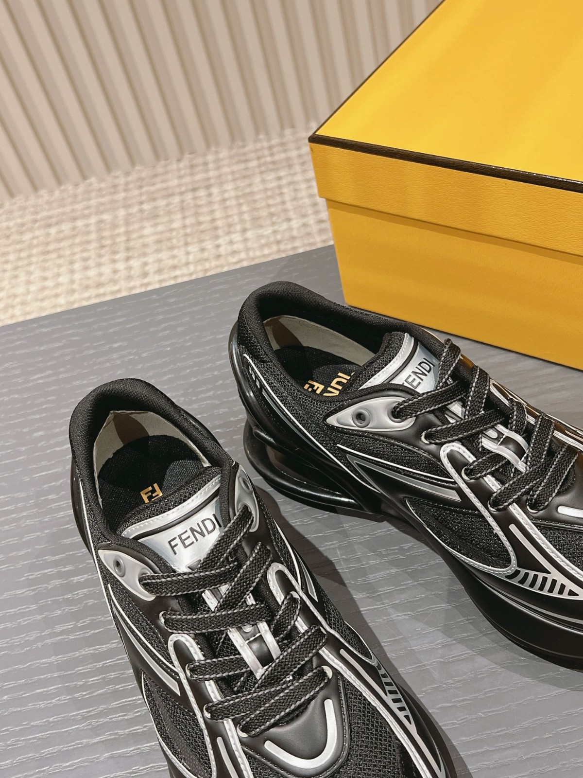 070 39123125 SIZE 35-40