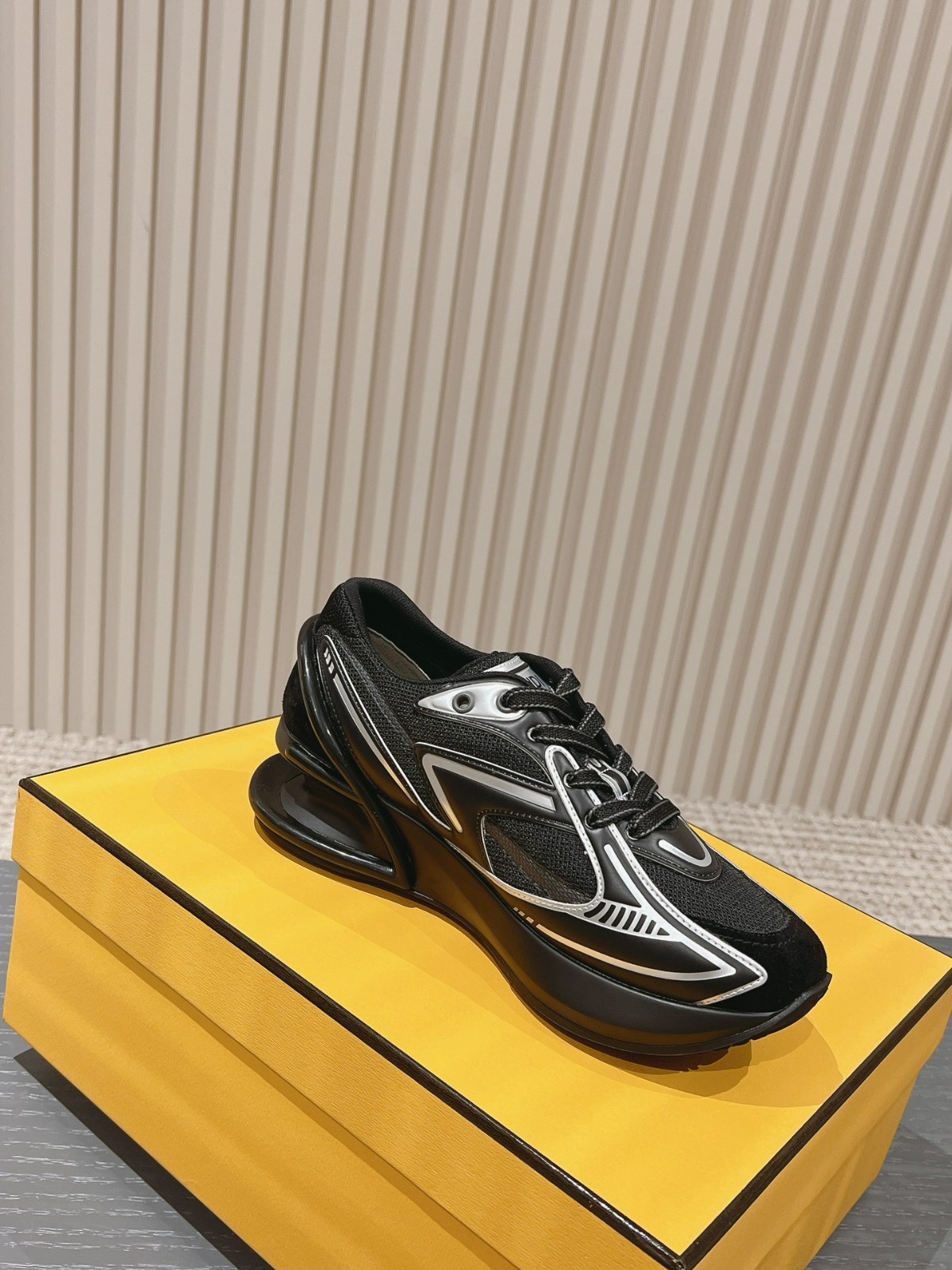 070 39123125 SIZE 35-40