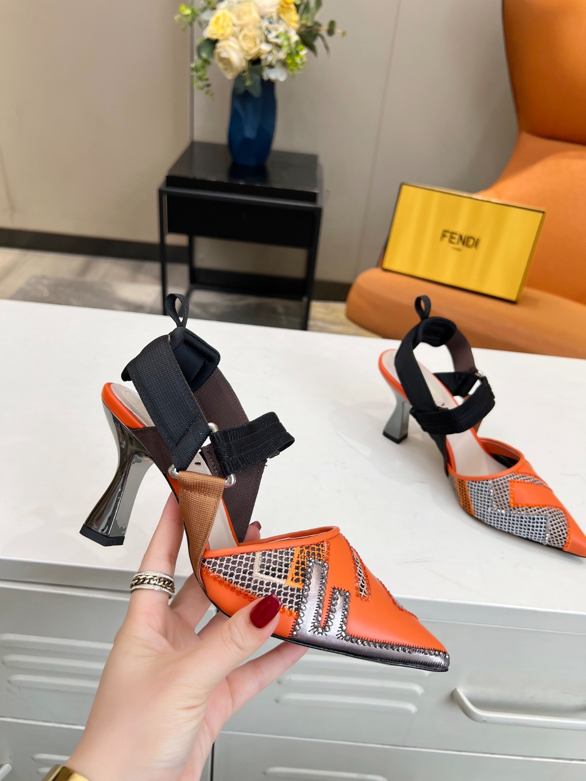 038 30123104 SIZE 35-42