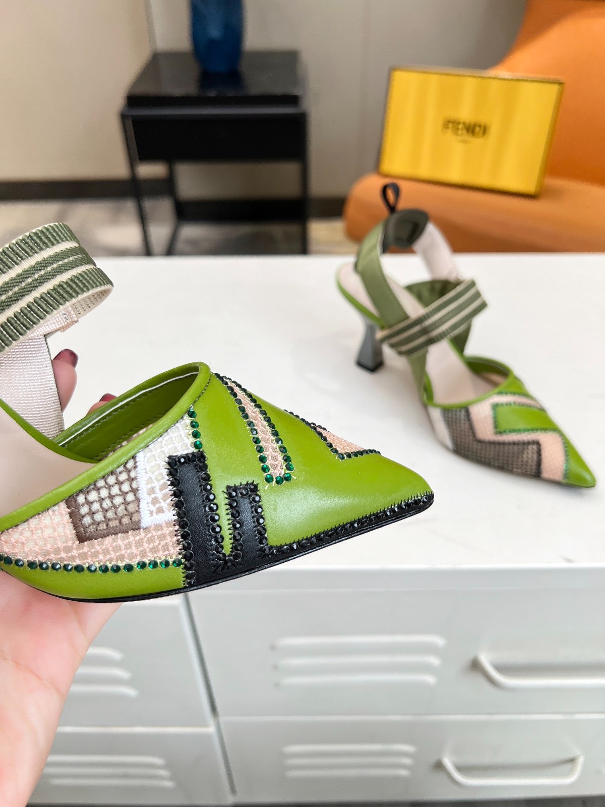 037 30123104 SIZE 35-42