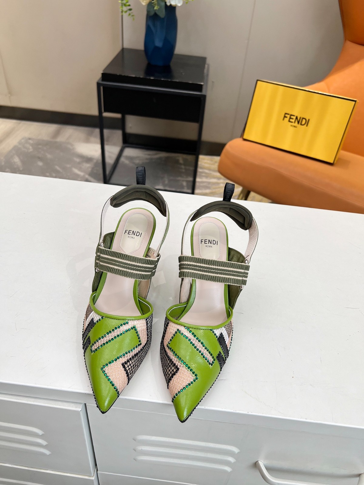 037 30123104 SIZE 35-42