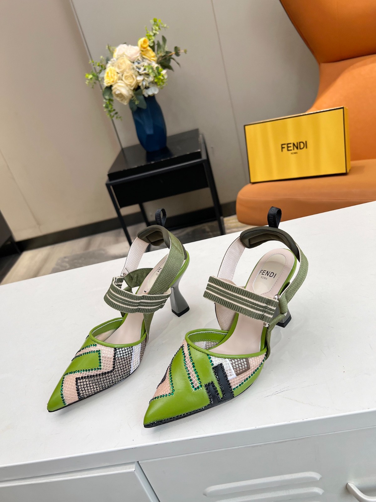 037 30123104 SIZE 35-42