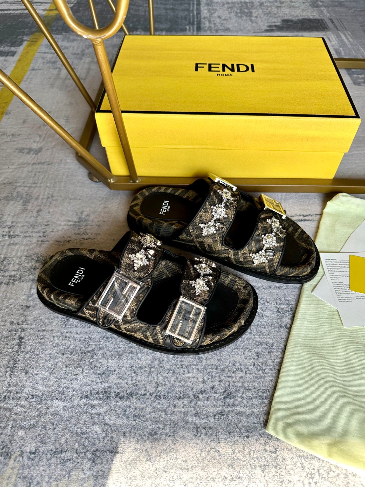002 26123095 SIZE 35-45