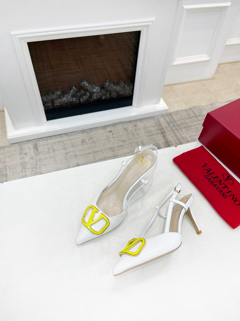 110 067#016-Valentino-shoes-01-2022SS