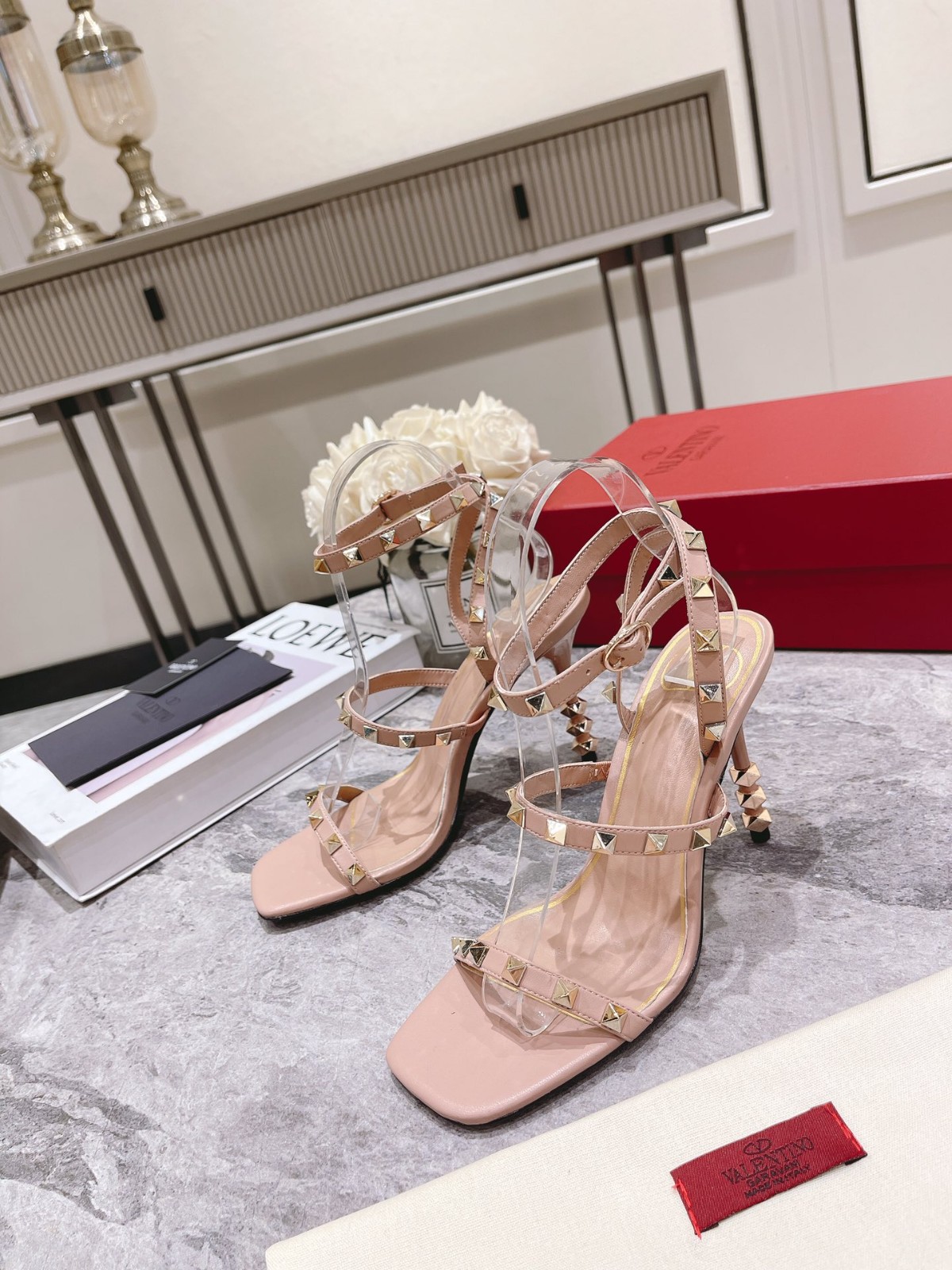 105 062#016-Valentino-shoes-01-2022SS