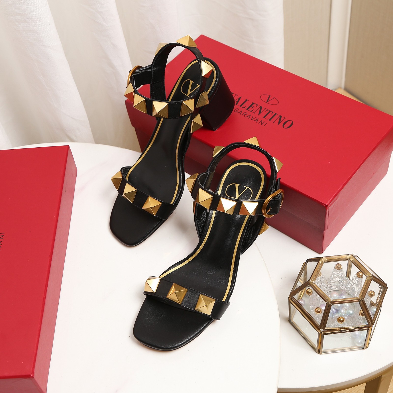 081 016#016-Valentino-shoes-01-2022SS