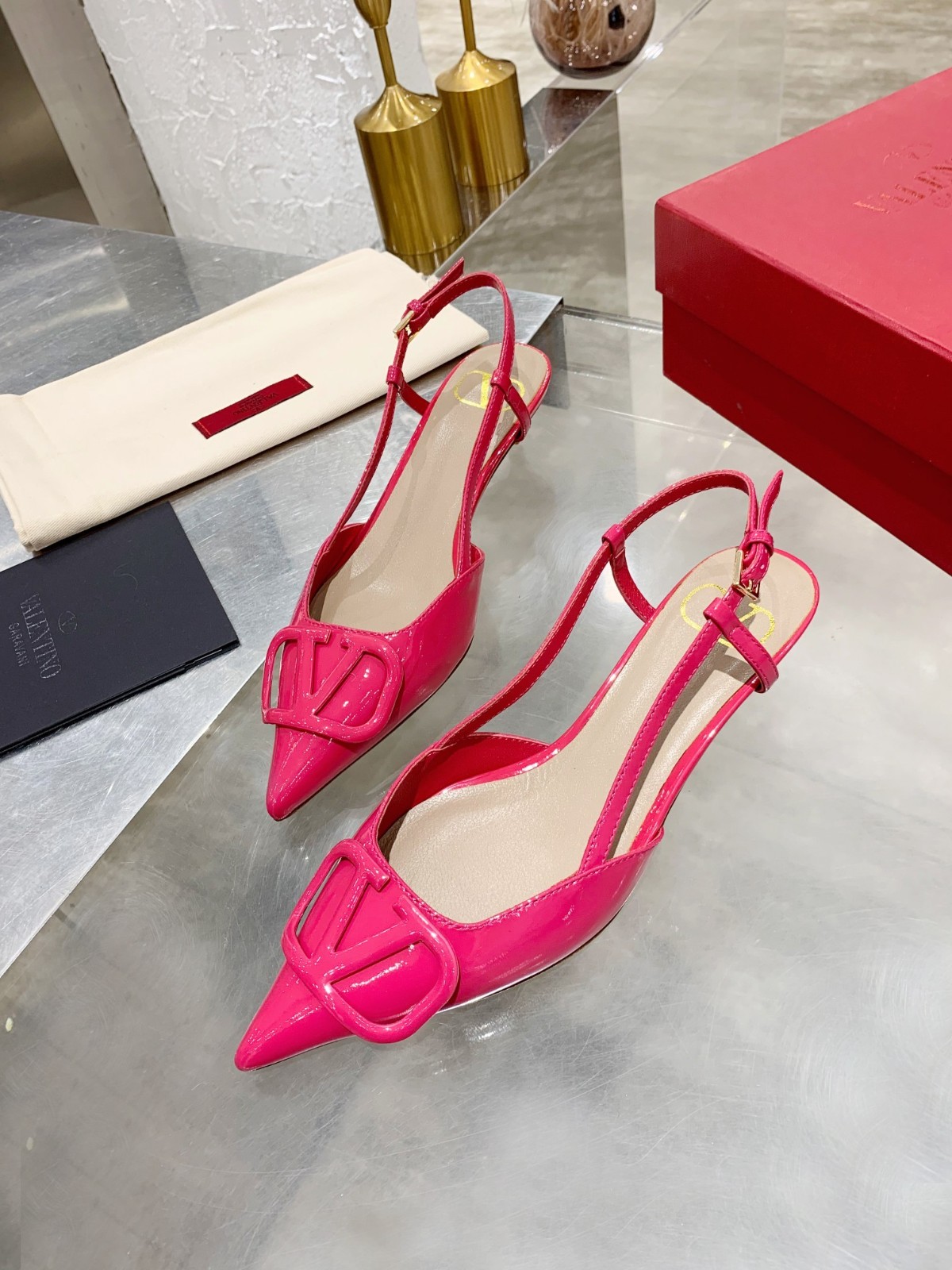 023 002#016-Valentino-shoes-dyoomall-2021SS