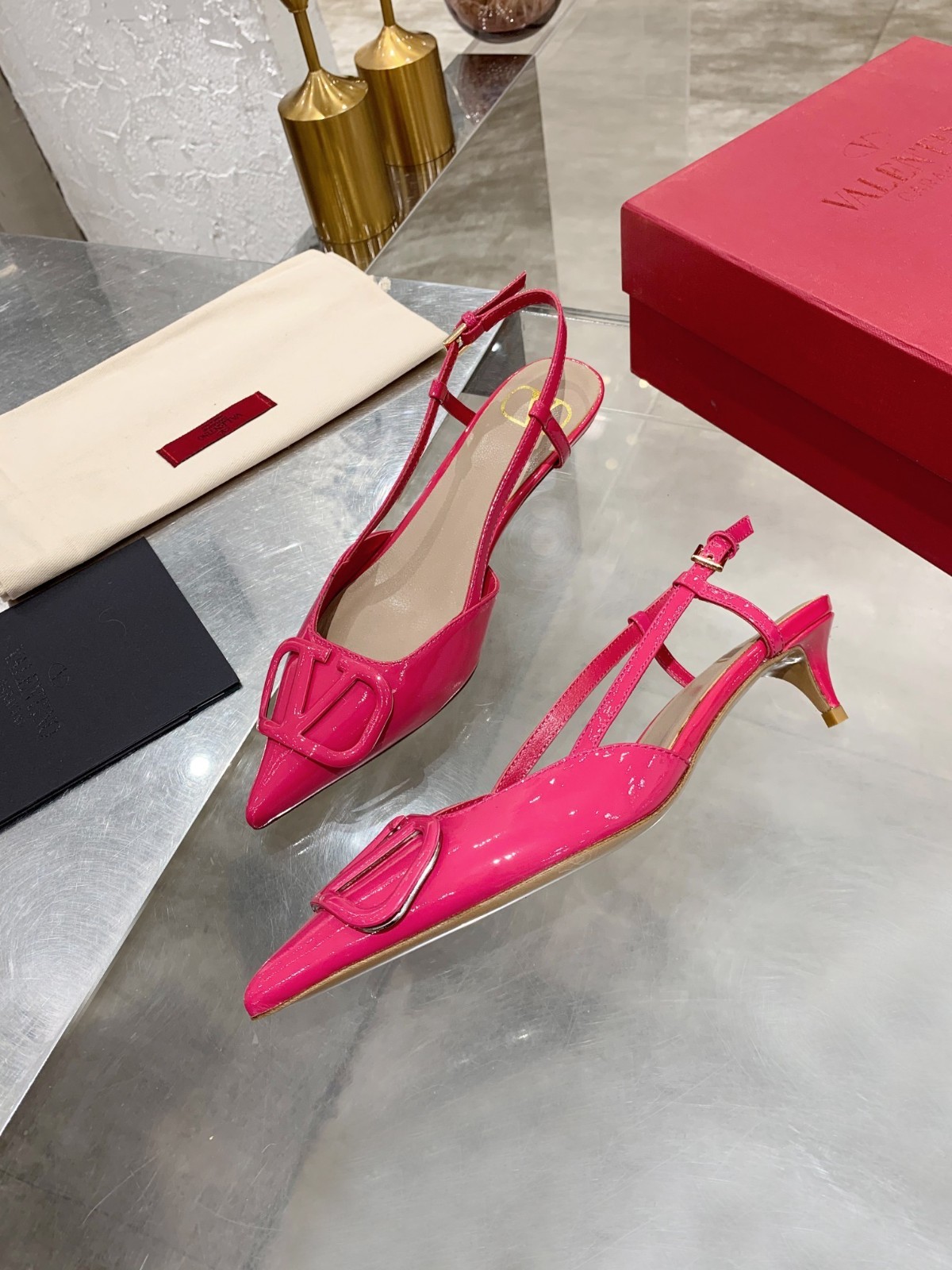 023 002#016-Valentino-shoes-dyoomall-2021SS