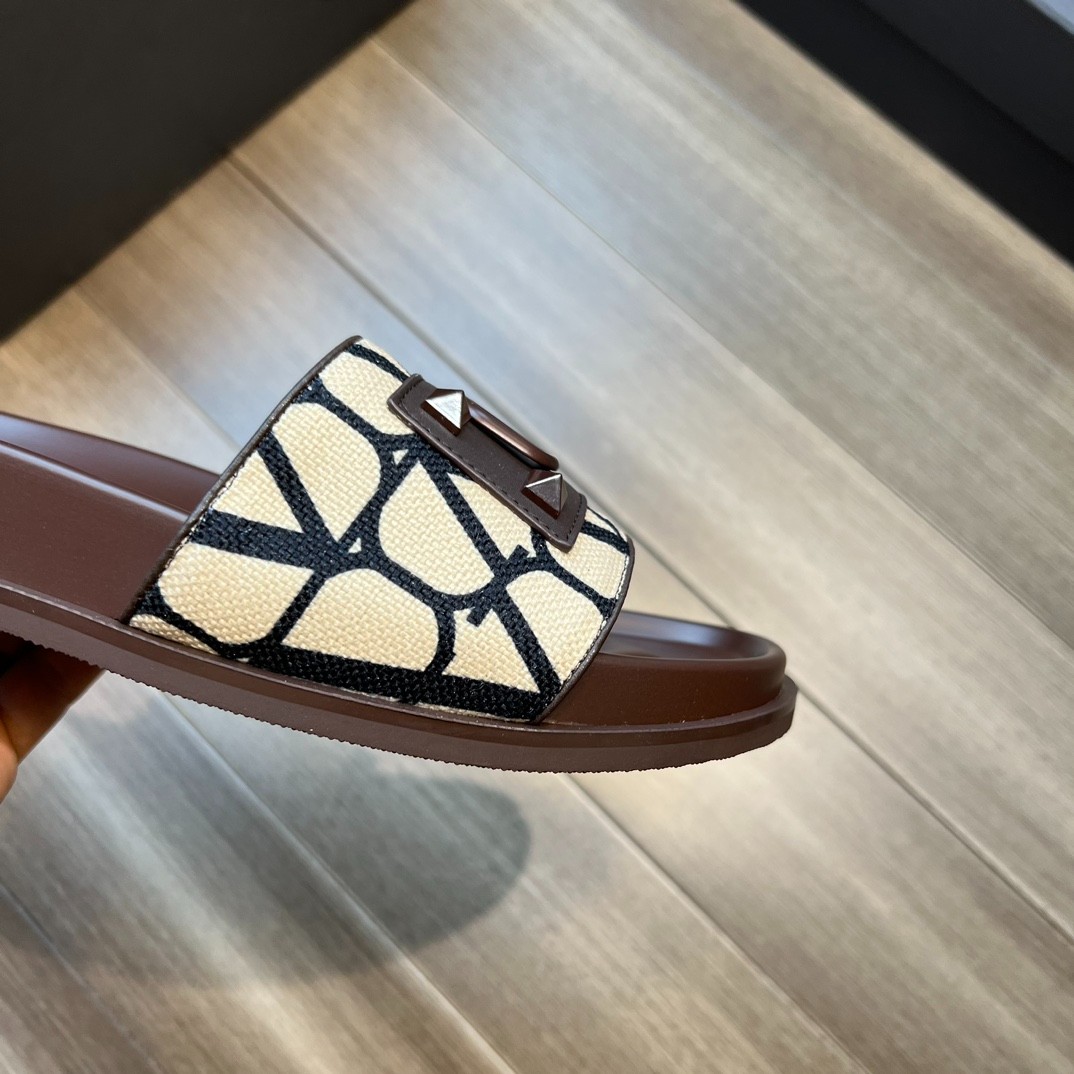120 061#016-Valentino-shoes-02-2023SS