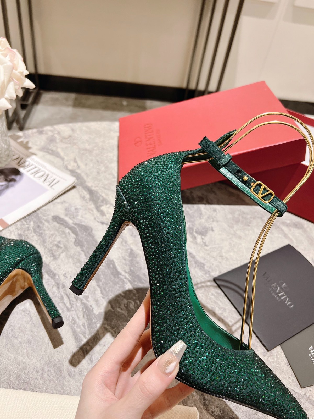 115 056#016-Valentino-shoes-02-2023SS