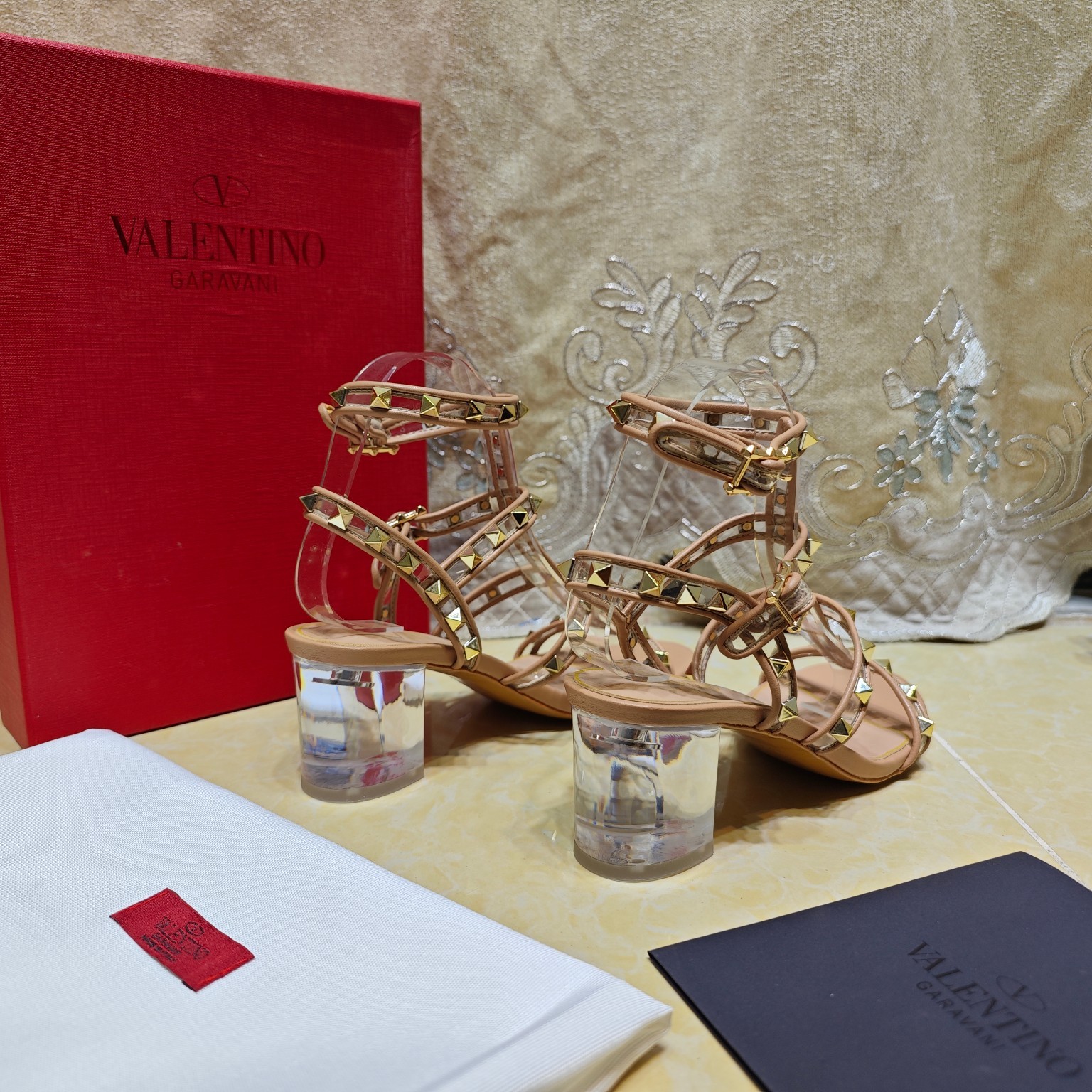 113 054#016-Valentino-shoes-02-2023SS