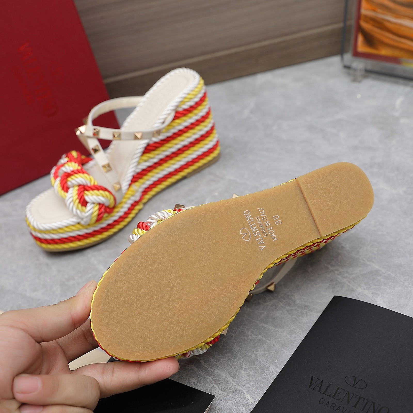 007 068#016-Valentino-shoes-02-2023SS