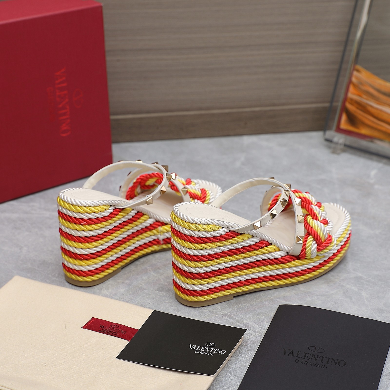007 068#016-Valentino-shoes-02-2023SS